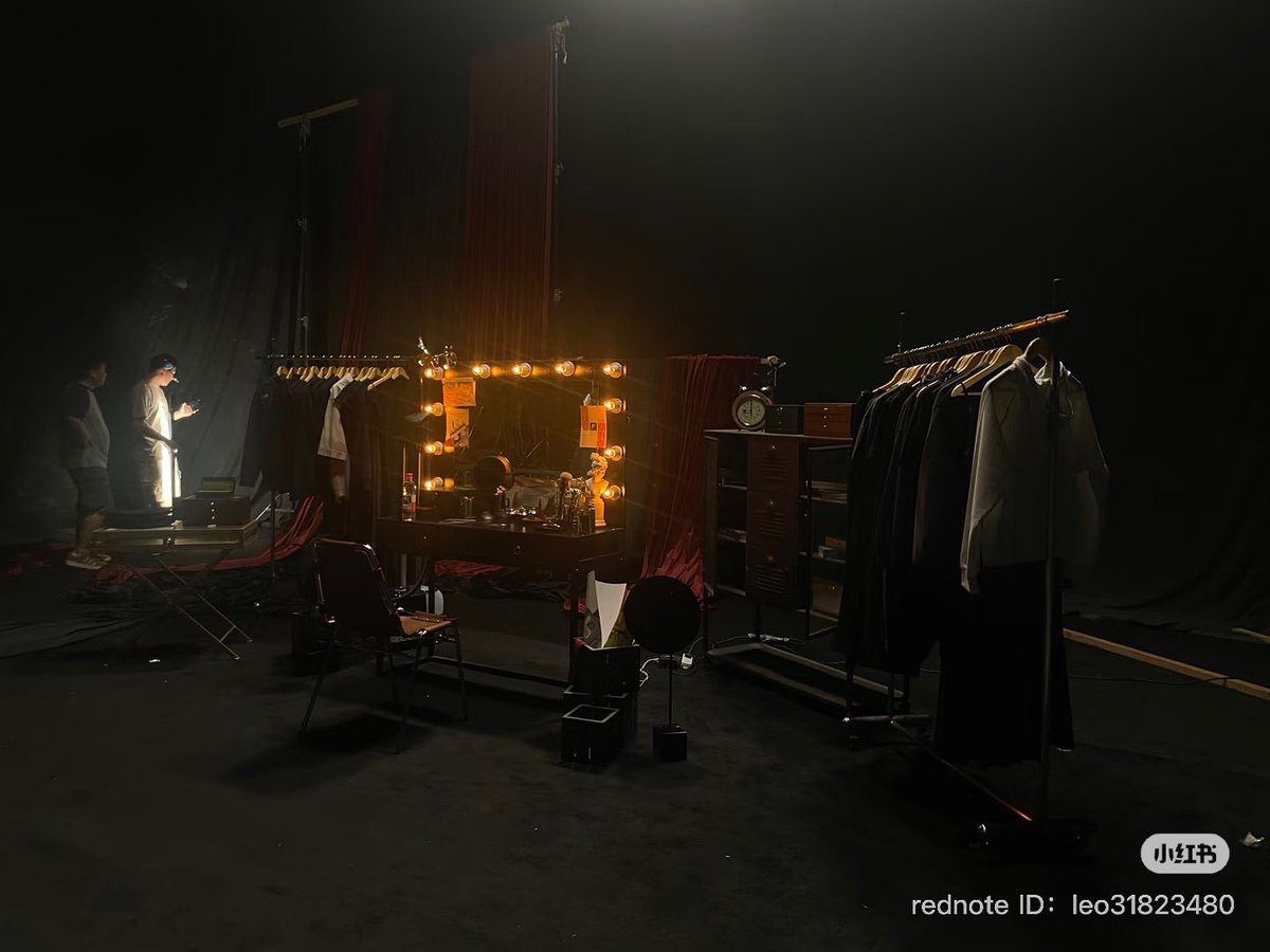 Mystory_IC's tweet image. ทีมทำพร็อพมาลงงาน mv น้องแพท เขาบอกบนดาดฟ้าร้อนมาก ทุกคนต้องเอาผ้าชุบน้ำแข็งคลุมหัว🥹

🔗 xhslink.com/o/9E3Rulcz3y8 

Patrick Chili Mint🌶️
#Patrick_TalkingBodies
#Patrick_MintAlbum
@patrick_pppat #แพทริค