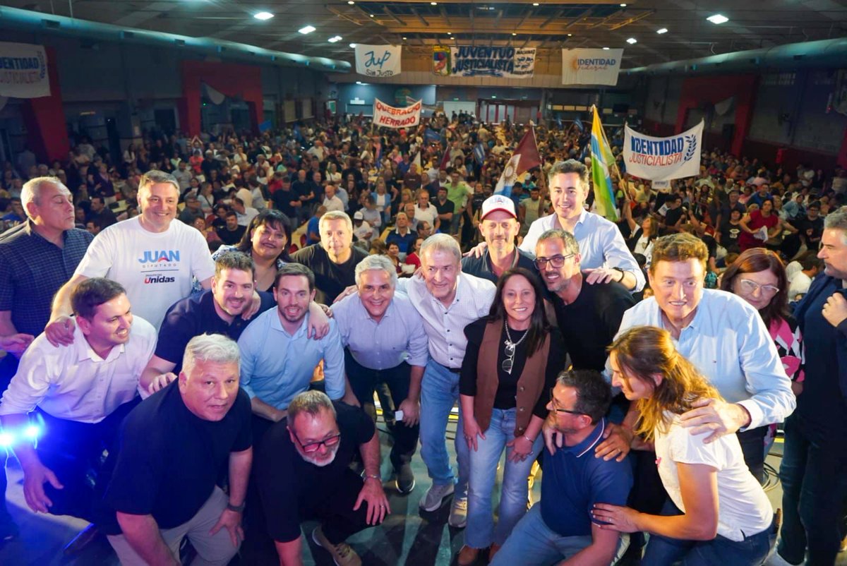 Juan Schiaretti (@jschiaretti) on Twitter photo El interior productivo no necesita que le digan cómo crecer: necesita ser escuchado, acompañado y contar con las herramientas adecuadas.
Hoy estuvimos en San Francisco junto al Gobernador <a href="/MartinLlaryora/">Martín Llaryora</a>, al intendente de San Francisco <a href="/DamBernarte/">Peta Bernarte</a>, al intendente de Arroyito El interior productivo no necesita que le digan cómo crecer: necesita ser escuchado, acompañado y contar con las herramientas adecuadas.
Hoy estuvimos en San Francisco junto al Gobernador <a href="/MartinLlaryora/">Martín Llaryora</a>, al intendente de San Francisco <a href="/DamBernarte/">Peta Bernarte</a>, al intendente de Arroyito