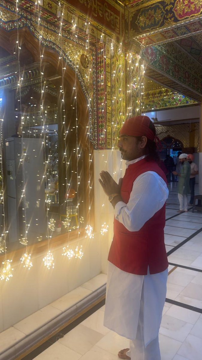 shellaysandhu's tweet photo. 🙏 Hearty congratulations and best wishes to all of you on Diwali and Bandi Chhor Divas.
May the blessings of Lord Shri Ram and Guru Hargobind Ji bring happiness, peace and prosperity in your life. 🙏

@BJP4India @ABVPVoice https://t.co/wlWPurr9Dq