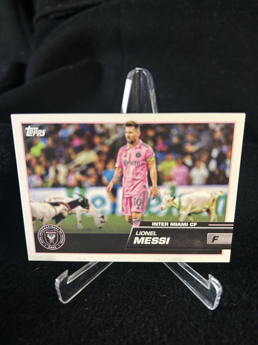 CardBreakCalc's tweet image. My kids were more pumped with Quinn Sullivan than the goat.
To be fair…they have Quinn’s autograph and not Messi’s