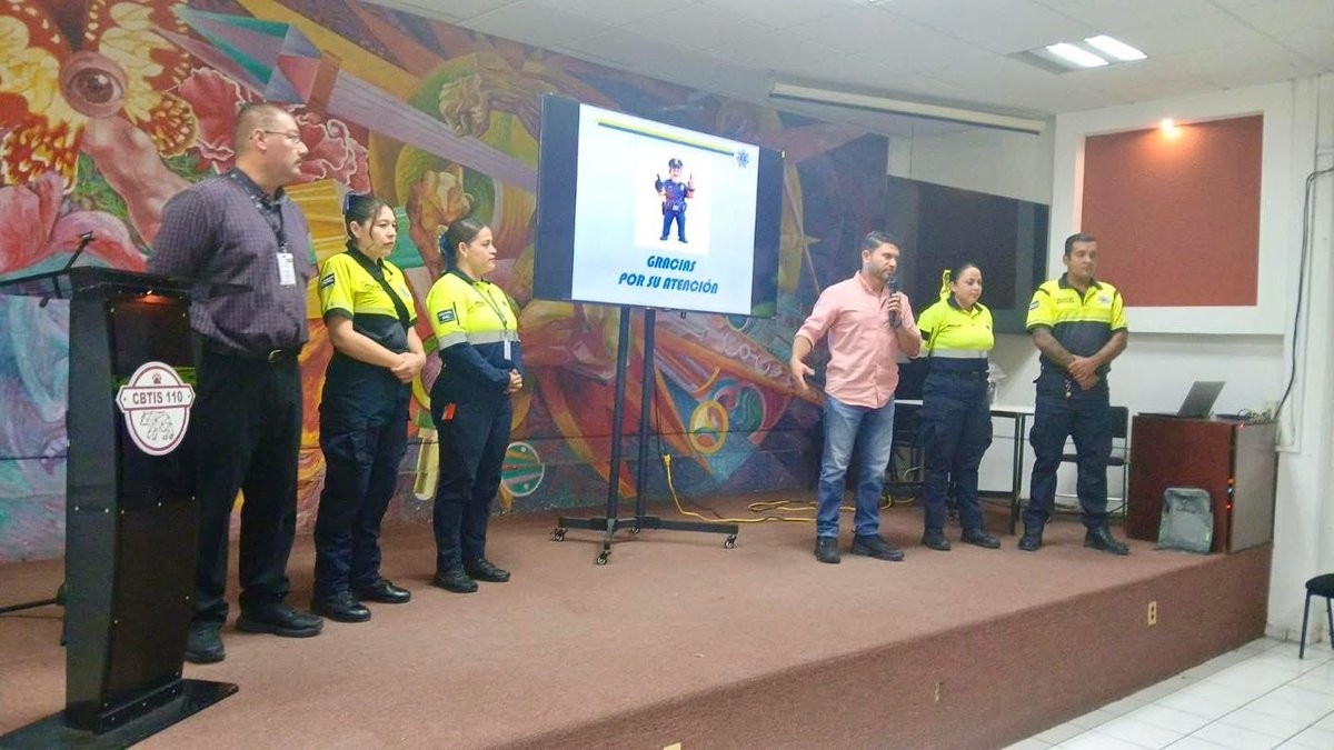 DMSPDGO's tweet image. Concluimos semana de cursos de Educación Vial en el CBTIS 110.
Estas actividades tienen como objetivo fomentar la cultura de la prevención y la responsabilidad al volante, brindando a las y los estudiantes las herramientas necesarias para una conducción segura.
#DurangoEsElCamino