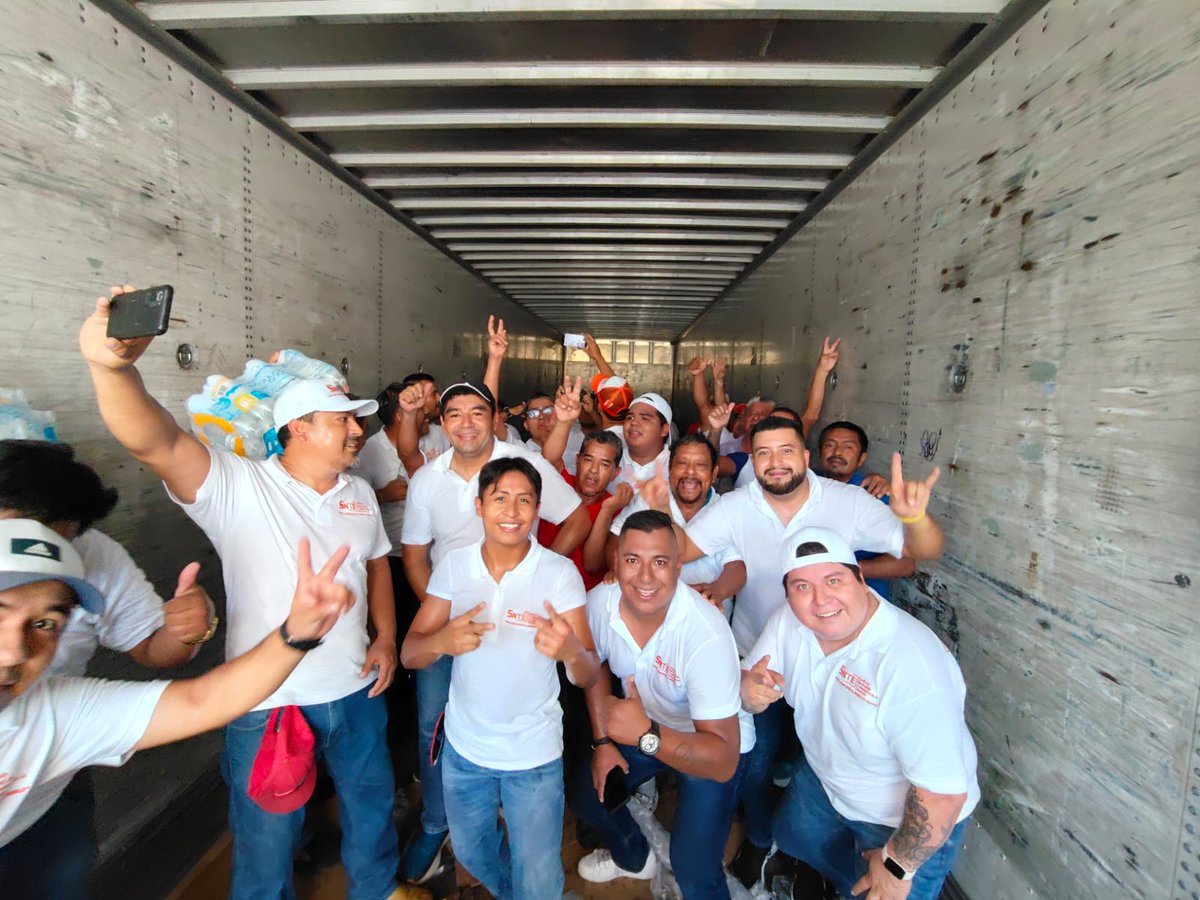 ProgramaMx's tweet photo. @SnteNacional @17_snte @SNTE21 @Seccion50SNTE ¡Gracias, Edo. México &amp; Nuevo León! #SNTE https://t.co/XqJlk9sJKI