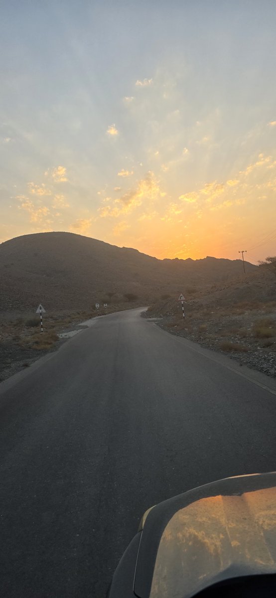 بين نِعم حاصلة، و نِعم مُنتظره،
و نِعم لا نشعُر بها .. لك الحمد يا الله.❤️
