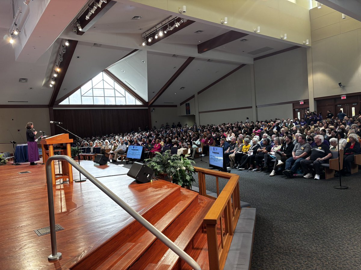 JCarrollFoy's tweet photo. With VA missing 300,000 affordable homes, I’m proud to patron the Yes in God’s Backyard bill with @JeremyMcPike 
that will allow faith communities to build homes for teachers, seniors & working families on their land.

Thank you to @VOICEVirginia, the Commonwealth Housing Coalition & over 900 interfaith community members supporting #HomesForAll