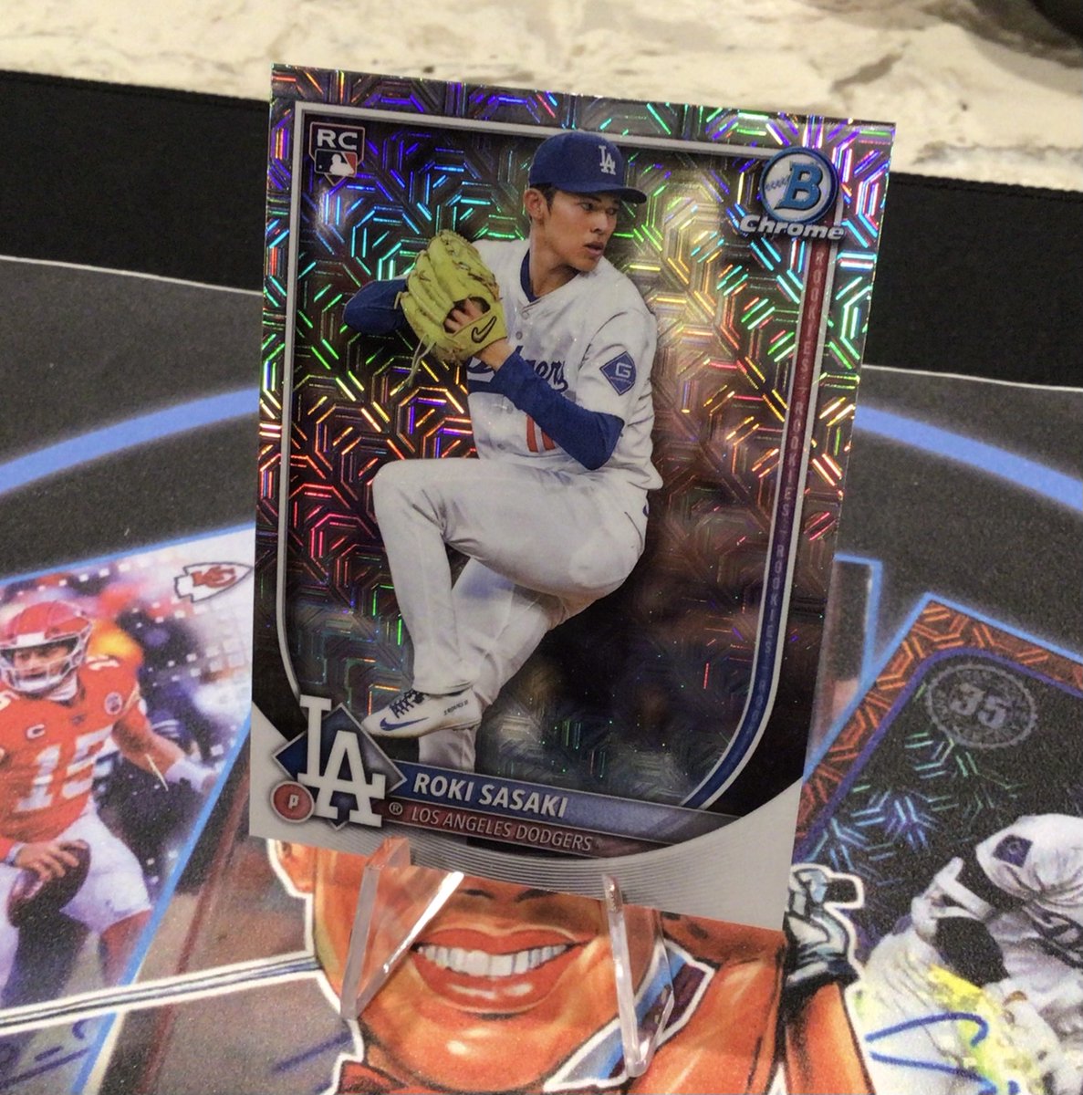 Today‘s Giveaway: 2025 Bowman Chrome Roki Sasaki
*Too many people wanted this..
#Giveaway #Sasaki #Dodgers 
Like✅
Follow✅
Repost✅
