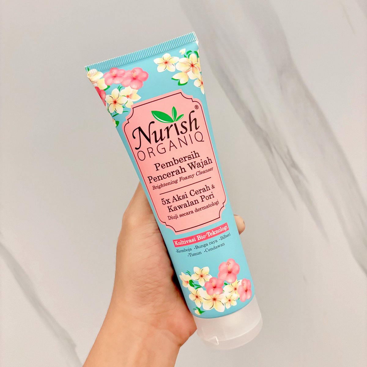 cuma 10rb bisa bikin kulit bersih dah cerah?
waduh pake apa tuhh 😲

yaa pakai Nurish Organic dong !
sabun cuci muka yg gak bikin ketarik dan keset, enak dipakai tiap hari✨️