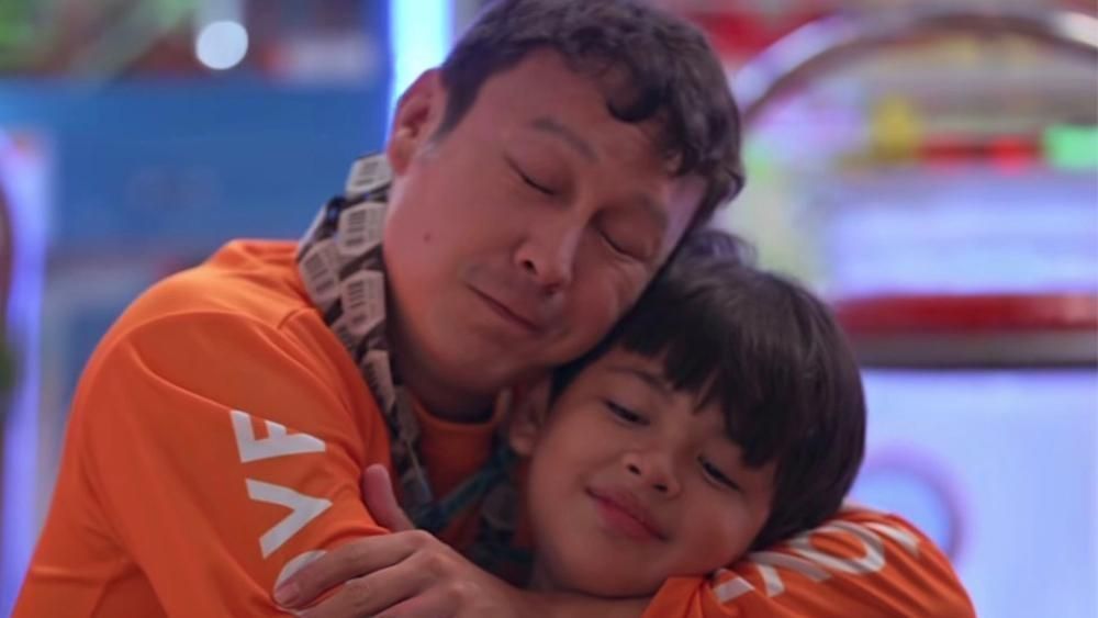 autismphils's tweet photo. The Delivery Rider is an upcoming Netflix film starring Baron Geisler as a character on the autism spectrum, alongside young actor Euwenn Mikaell.#AutismWorld #AOKfilm https://t.co/v8z6EABBMo https://t.co/YFSRSMbjtY