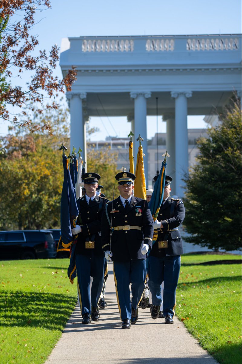 RT @PenguinSix: The @MDW_USARMY at the White House today for @POTUS meeting with the Australian PM https://t.co/92C5TqcE9h