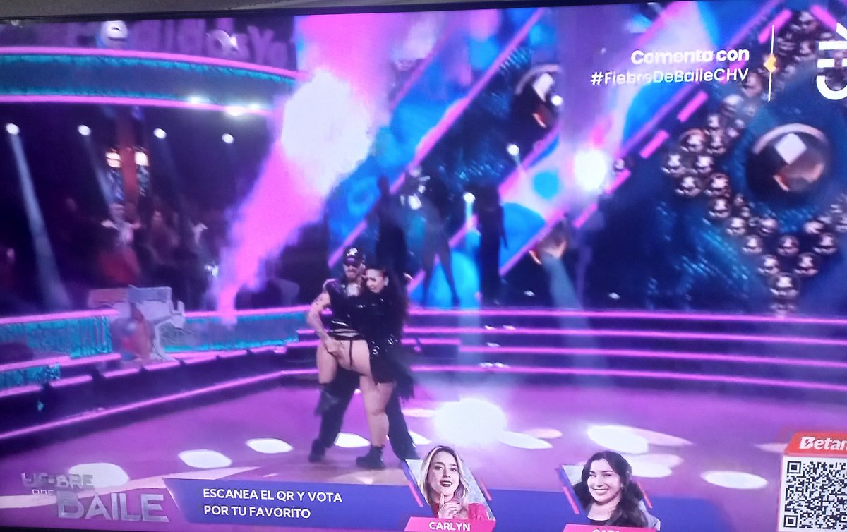 kdannym's tweet image. #FiebreDeBaileCHV   esperando toda la noche y porfisn salió #Cata