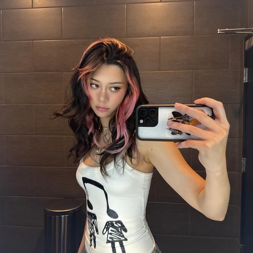 izzy ✶ tweet media