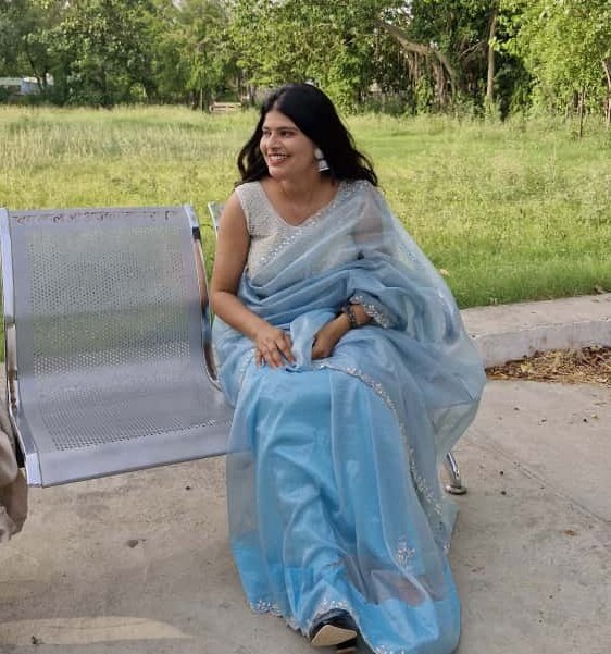 जीवन में सफलता के लिए, संकल्प और समर्पण दोनों की आवश्यकता होती है।

सुप्रभात 🌄