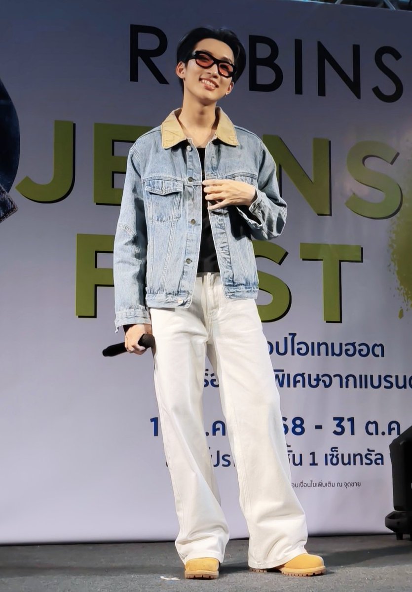 ความเท่ &amp; ความน่ารัก

NIYOMJEANS WITH NOEUL
#RBSNiyomJeansXNoeul
#Noeulnuttarat
#MagentaBoy