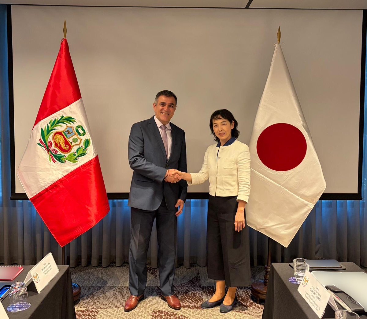 ModJapan_en's tweet image. The 1st Japan-Peru Joint Commission was held in Lima on Oct 20. Topics including mutual regional affairs and defense policies were discussed at the meeting. As a strategic partner, 🇯🇵 will further promote defense cooperation with 🇵🇪 based on the Memorandum signed last year.