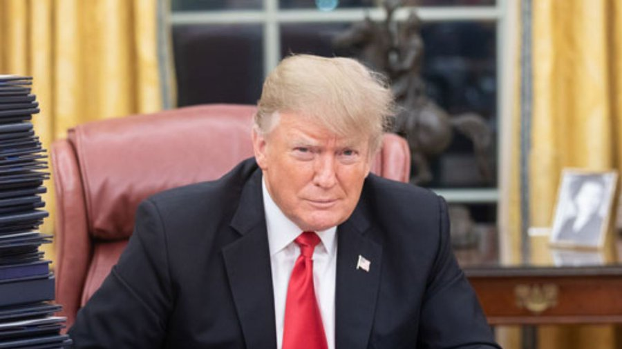 selinatasnim1's tweet image. Trump just slammed Brazil with 50% tariffs.

The headlines say “trade war.” Wrong.

It’s about a Brazilian judge who violated U.S. citizens.

Alexandre de Moraes is about to learn why you don’t mess with America.

Here’s the untold story:

A thread 🧵