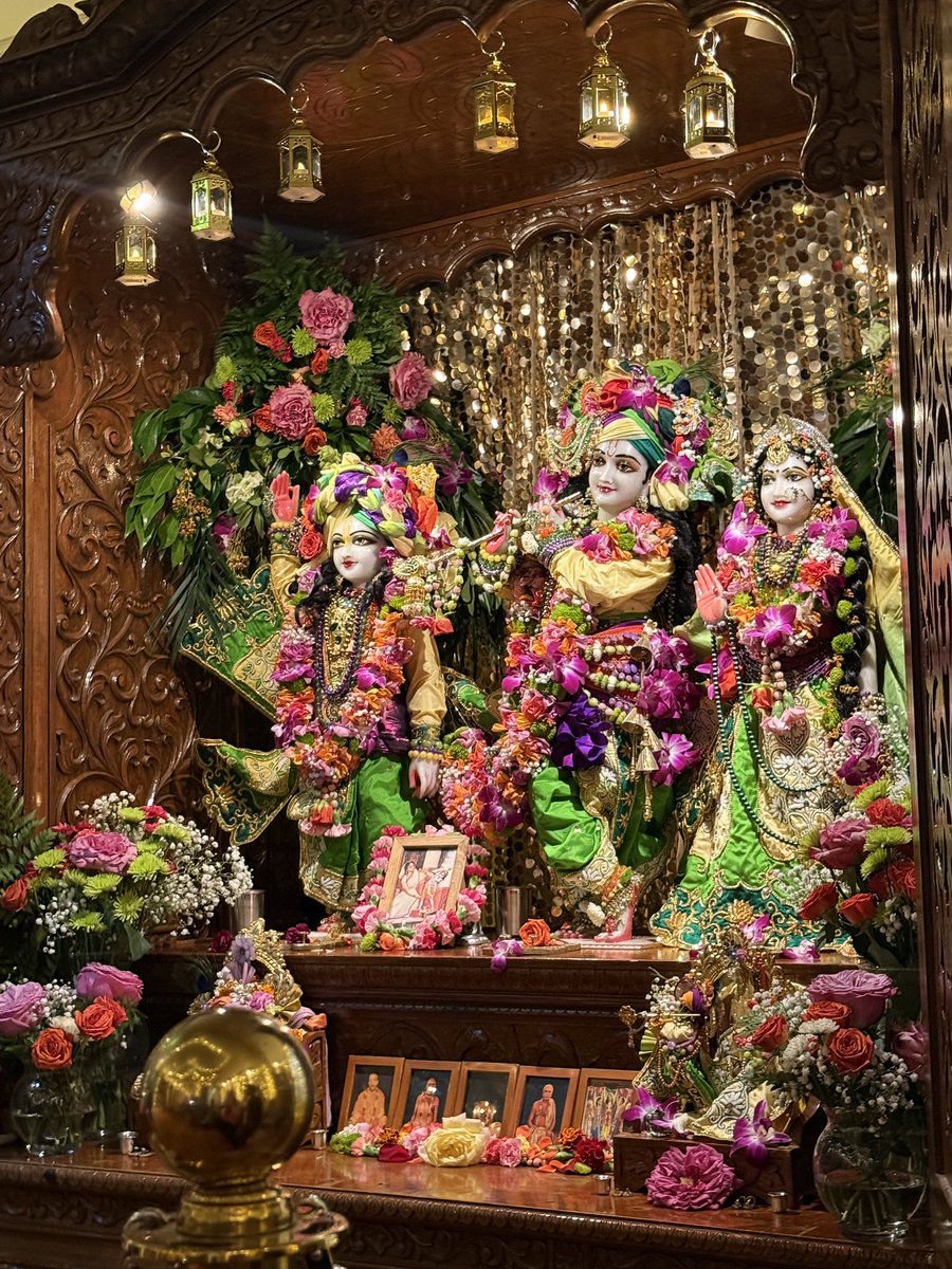 dilipnewyork's tweet photo. Happy Diwali ! Diwali is a five day festival of life, celebrated by millions of Hindu, Sikh and Jain across the world. The festival which coincides with the Hindu new year. https://t.co/3OnzavChCM