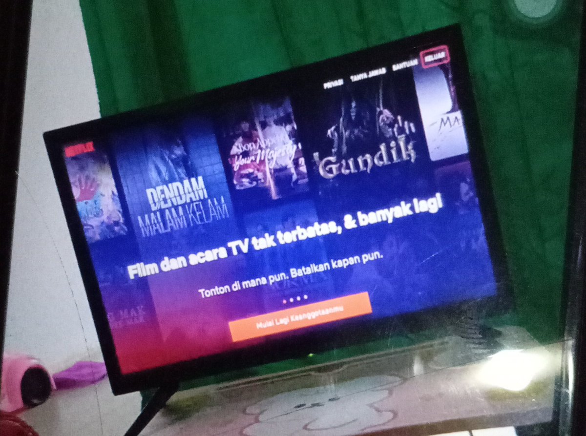 hi kakk, ada yang tau kah cara logout nyaa, tolong infonyaa kakk huhu ini udah 3hr blm bsa bsa :(( #zonauang