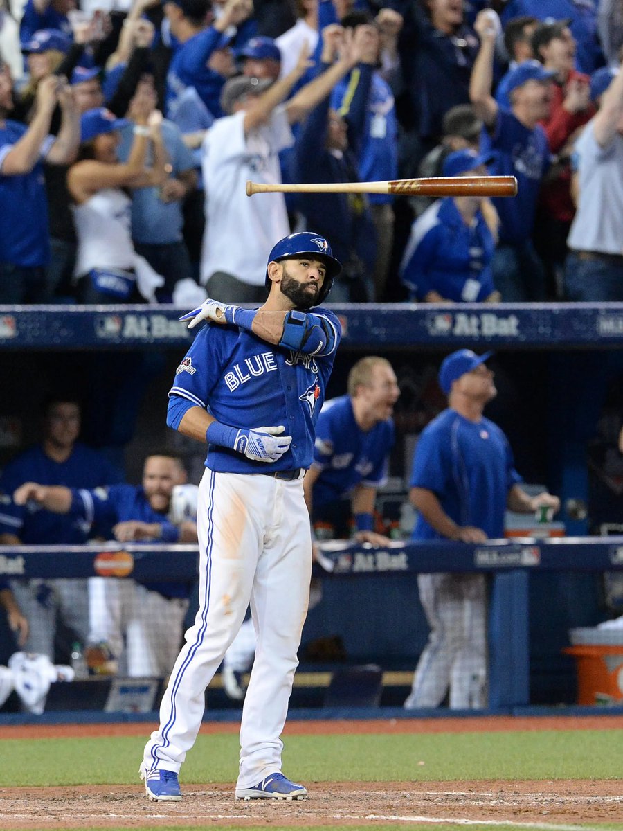 joonlee's tweet image. Feels like Toronto only does iconic October home run images