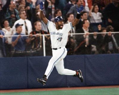 joonlee's tweet image. Feels like Toronto only does iconic October home run images