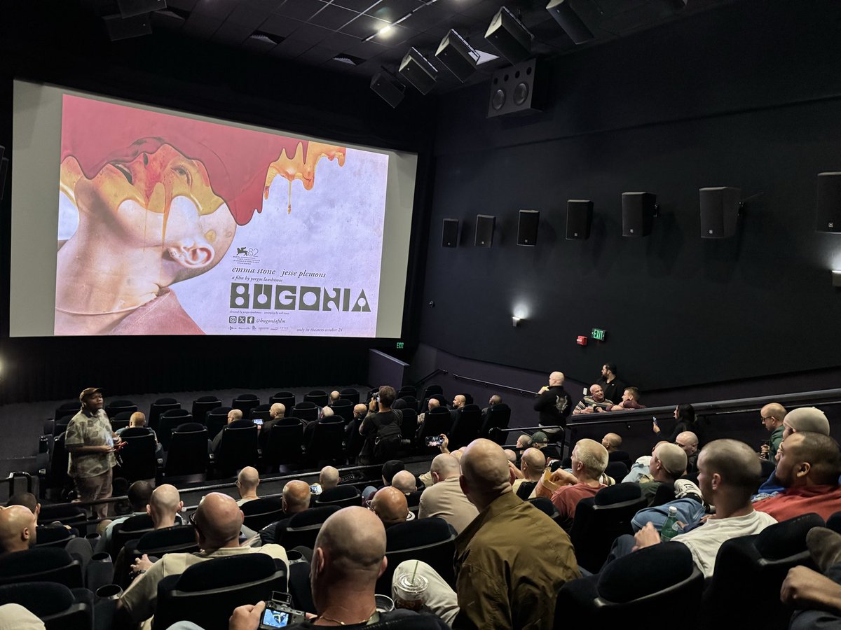americanamemes's tweet image. Snuck into the hottest screening in LA… the all-bald screening of Bugonia: