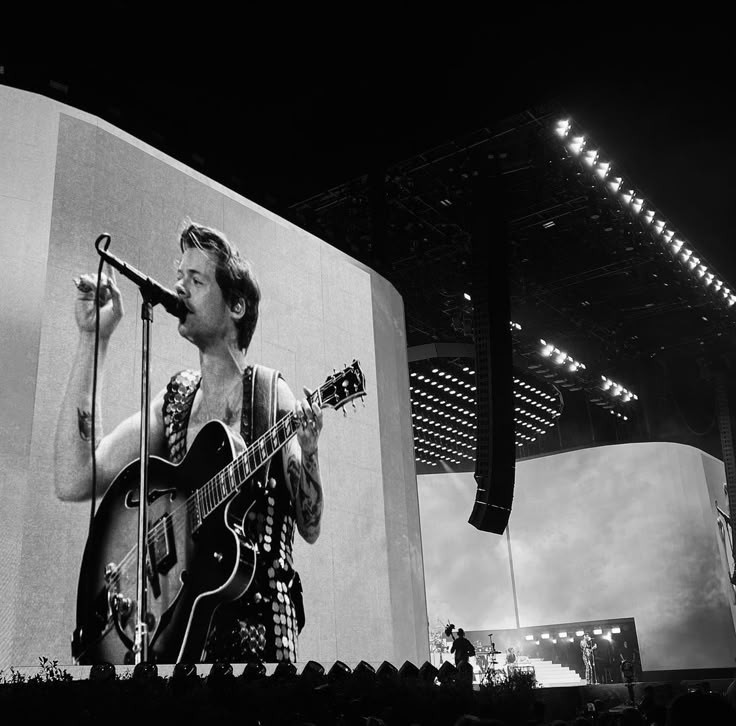 dear lord, pls bring my pop star back