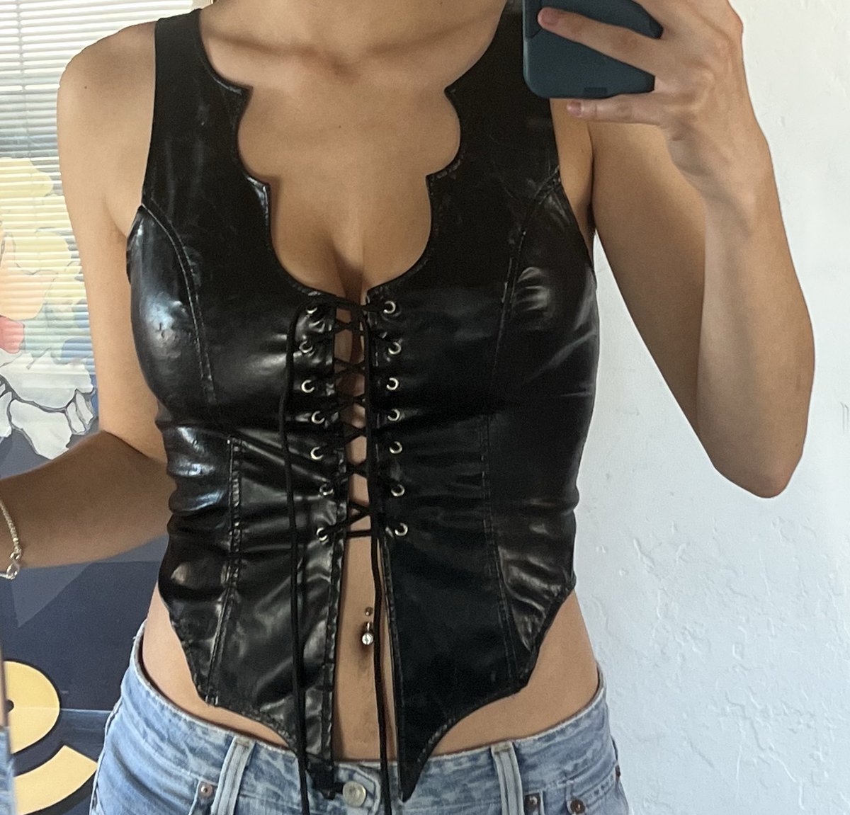 Due to popular demand (1 person) here it is 🤭 cropped out my face so torso reveal I guess LOL