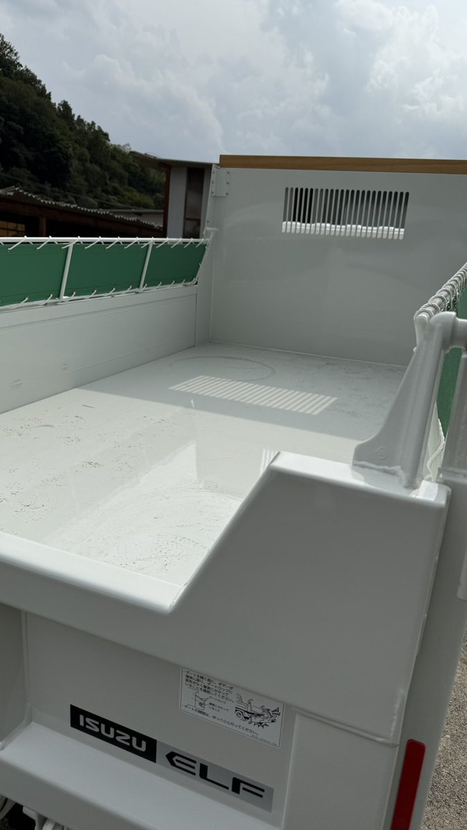 そういえばちょっと前にダンプ購入したのにアップしてなかった😂新車だからピカピカです✨