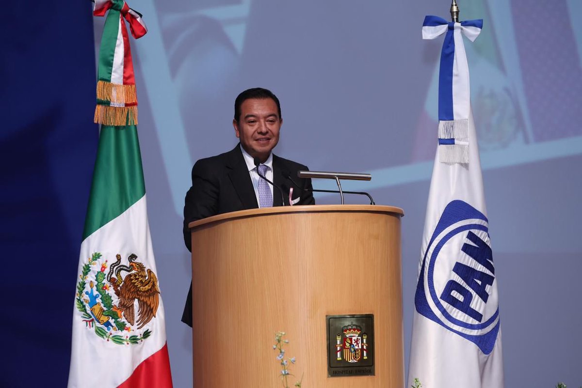 AccionNacional's tweet image. 🔵 Felicitamos a nuestra y nuestros diputados federales, @Mzavalagc, @hector_saul1 y @FDoringCasar, por presentar un informe legislativo lleno de resultados para las familias de México. 🇲🇽 

Con la confianza de la gente, seguimos construyendo un país de oportunidades para todas y…