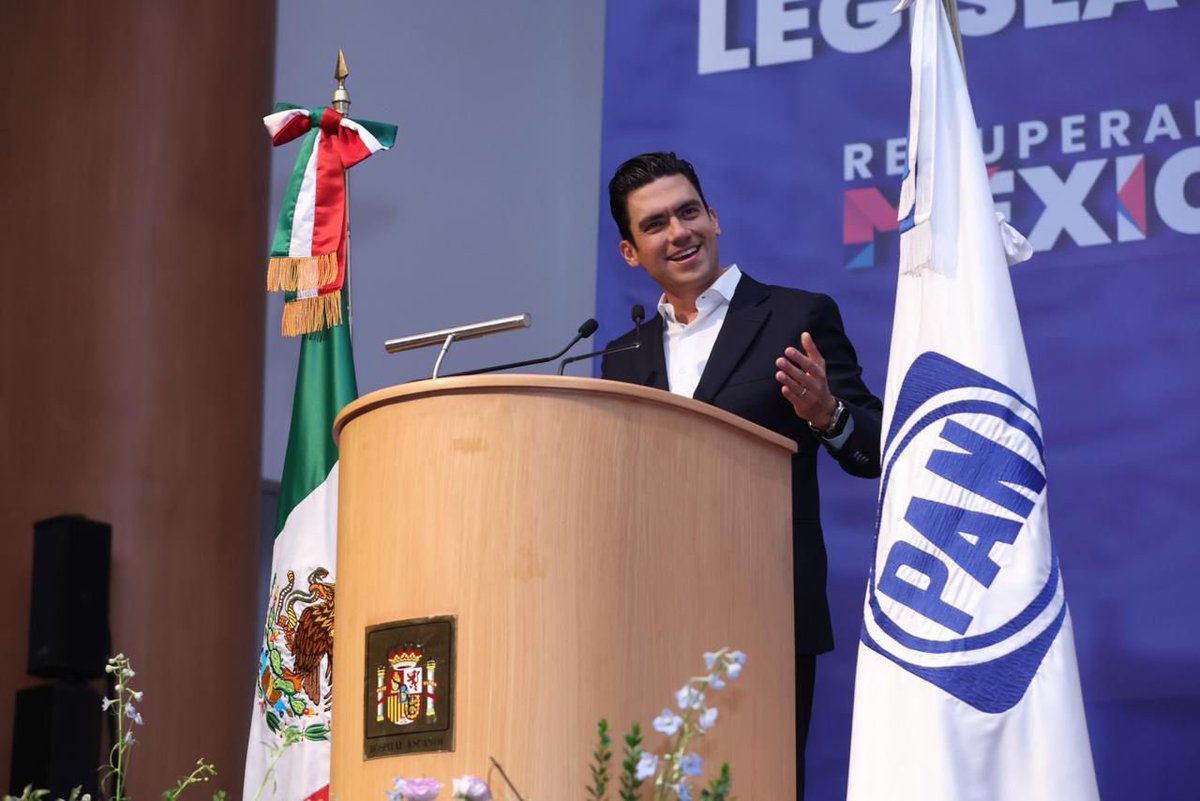 AccionNacional's tweet image. 🔵 Felicitamos a nuestra y nuestros diputados federales, @Mzavalagc, @hector_saul1 y @FDoringCasar, por presentar un informe legislativo lleno de resultados para las familias de México. 🇲🇽 

Con la confianza de la gente, seguimos construyendo un país de oportunidades para todas y…