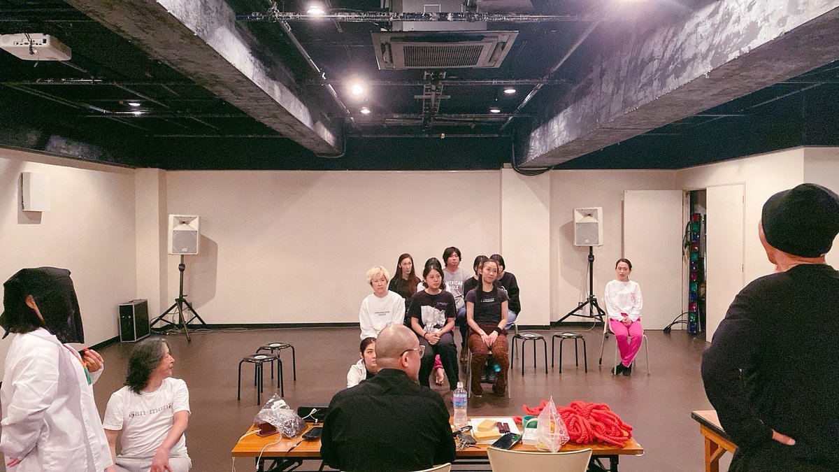 lovedancego's tweet image. 何と稽古場に観客席が‼️寺山修司生誕90周年記念認定公演 吉野翼企画 虚構喜劇『観客席』演劇の根幹を揺るがす「観客論」の地雷を踏むか踏まないか!それとも嵐が訪れて全てが始まりに帰属するか!作・寺山修司脚色構成 演出・吉野翼2025年11月10日-13日16時開場16時半開演¥4000
ticket.corich.jp/apply/403619/0…