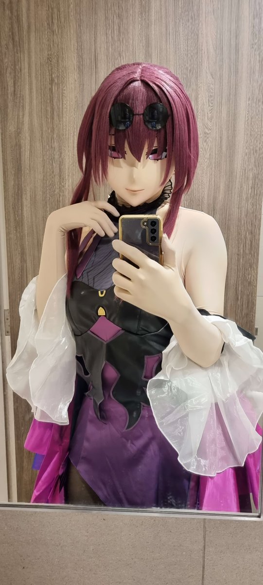 With so many outfits to choose from, which one shall i wear out this time...how about this one?

#kigurumi #着ぐるみ