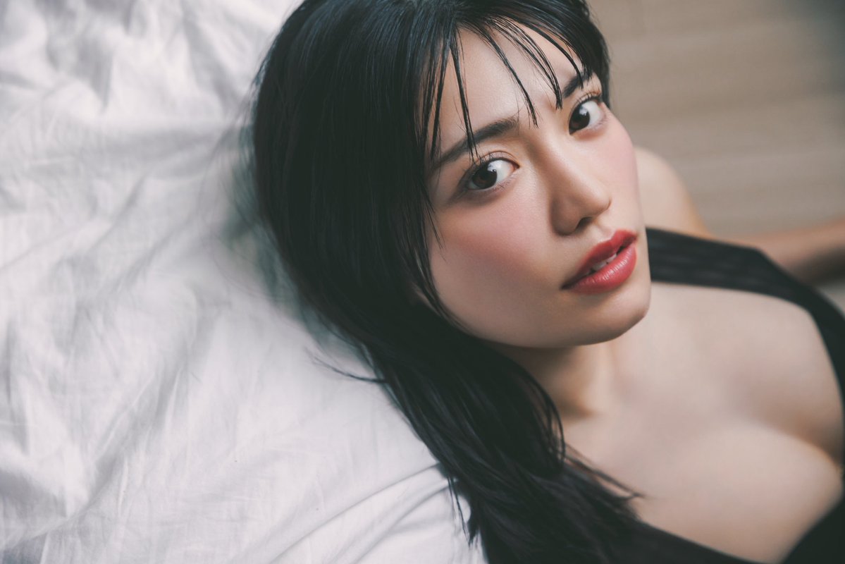 10/28発売！#BLT 12月号！
みんなー！もう予約してくれた❔
予約したよー！って報告もたくさん届いてる！ありがとう♪

セブンネットで予約すると限定ポストカードがゲットできます💚
▶︎7net.omni7.jp/detail/1107652…

大好きなグラビアをもっとがんばりたいのでぜひみなさんのお力を貸して下さい〜！