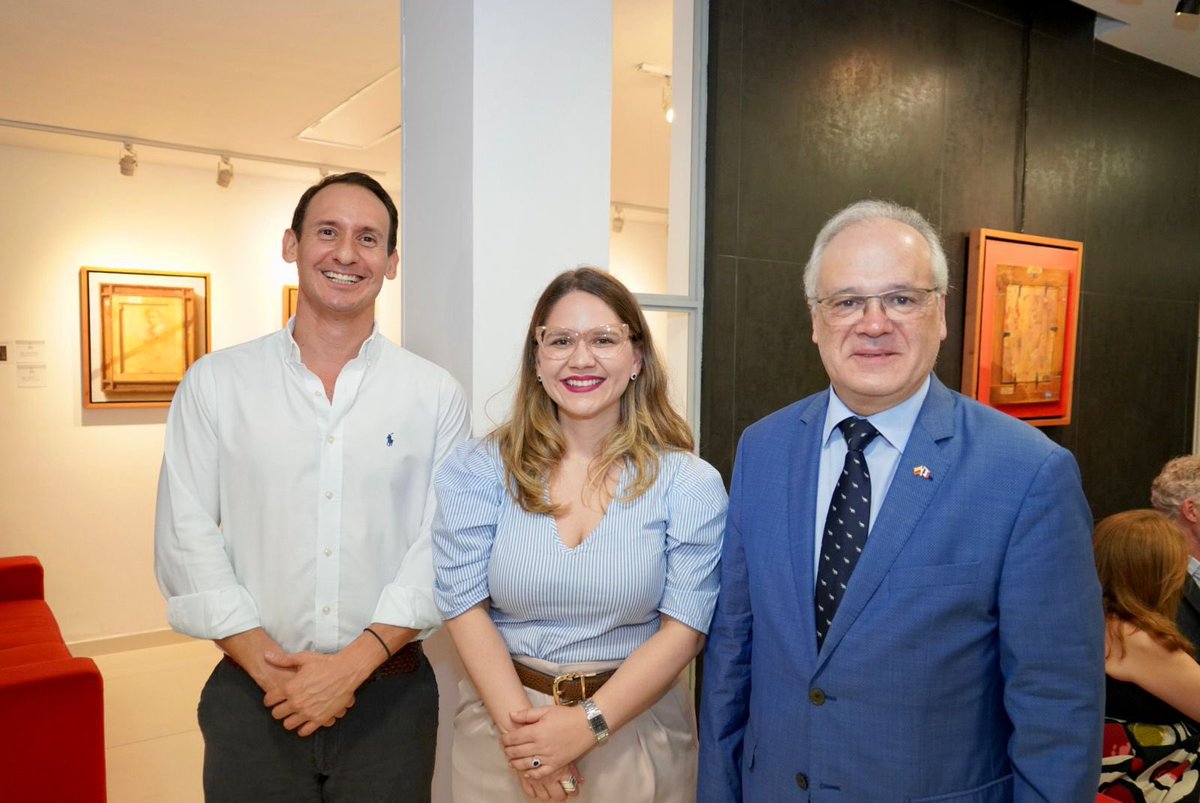 Un gran honor tener en Bucaramanga al embajador de Francia en Colombia. <a href="/France_Colombia/">Francia en Colombia 🇫🇷🇪🇺</a> <a href="/SylvainItte/">Sylvain Itté</a>. Gracias por la visita 🇫🇷🤝🇨🇴. <a href="/AFBucaramnga/">AFBucaramanga</a>
