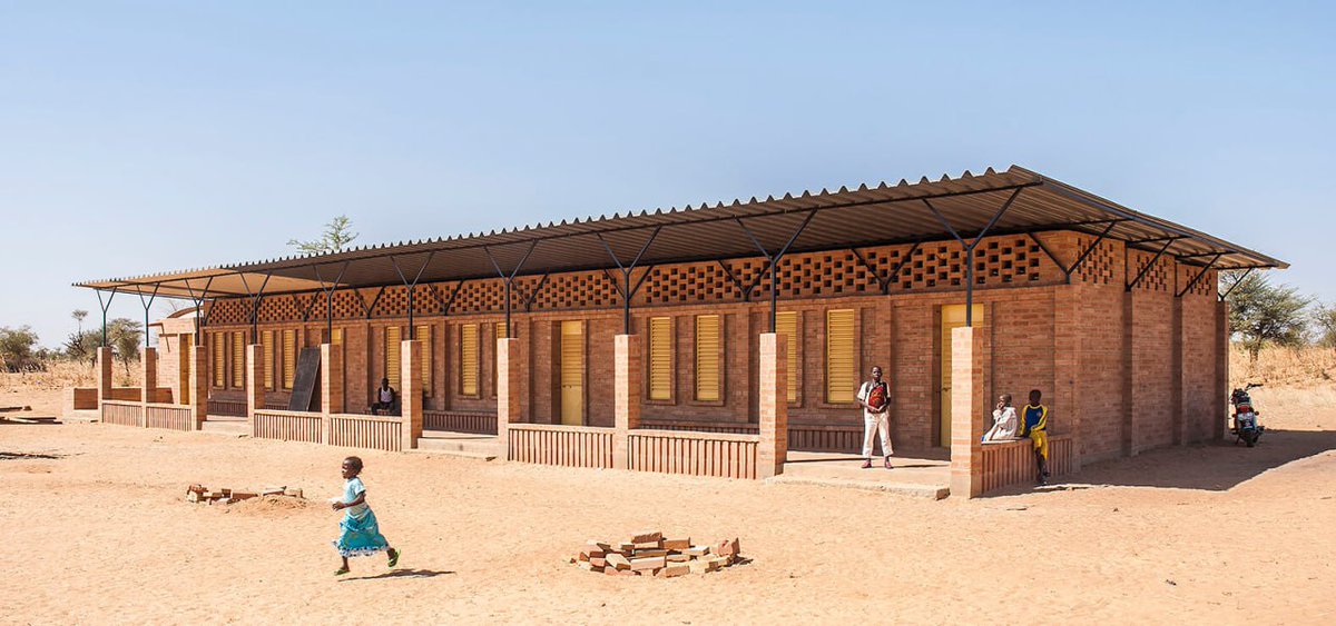 CPMMwangi's tweet image. A primary School in Mali by LEVS architecten.
Built of compressed earth blocks.
There is so much potential in utilizing earth construction for our rural schools.
Just look at this. Marvellous!