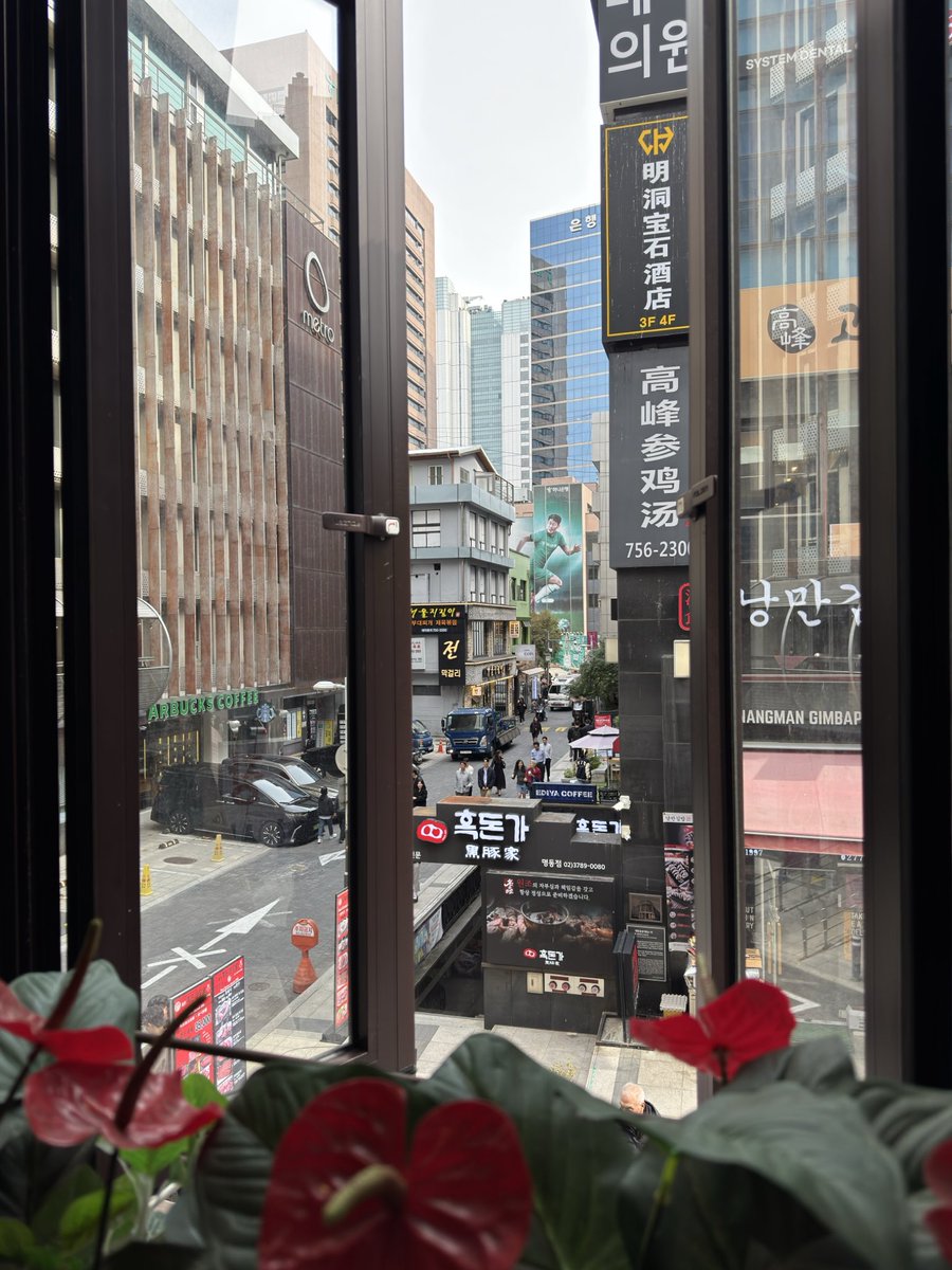 ソルビンで朝ごはん
トーストもジンジャーティーも美味しい✨
韓国風が冷たくて気持ちがいい