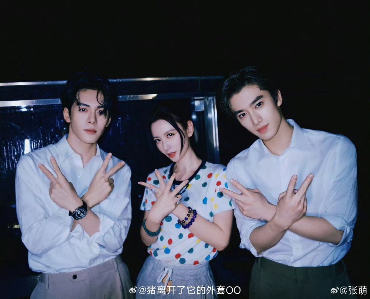 Allcbizmelons's tweet image. Youku’s Esport Drama “交换人生” Official Announcement
Starring: #ZengShunxi, #ZhangKangle
Producer: Youhug (Zhang Meng)
#CDrama