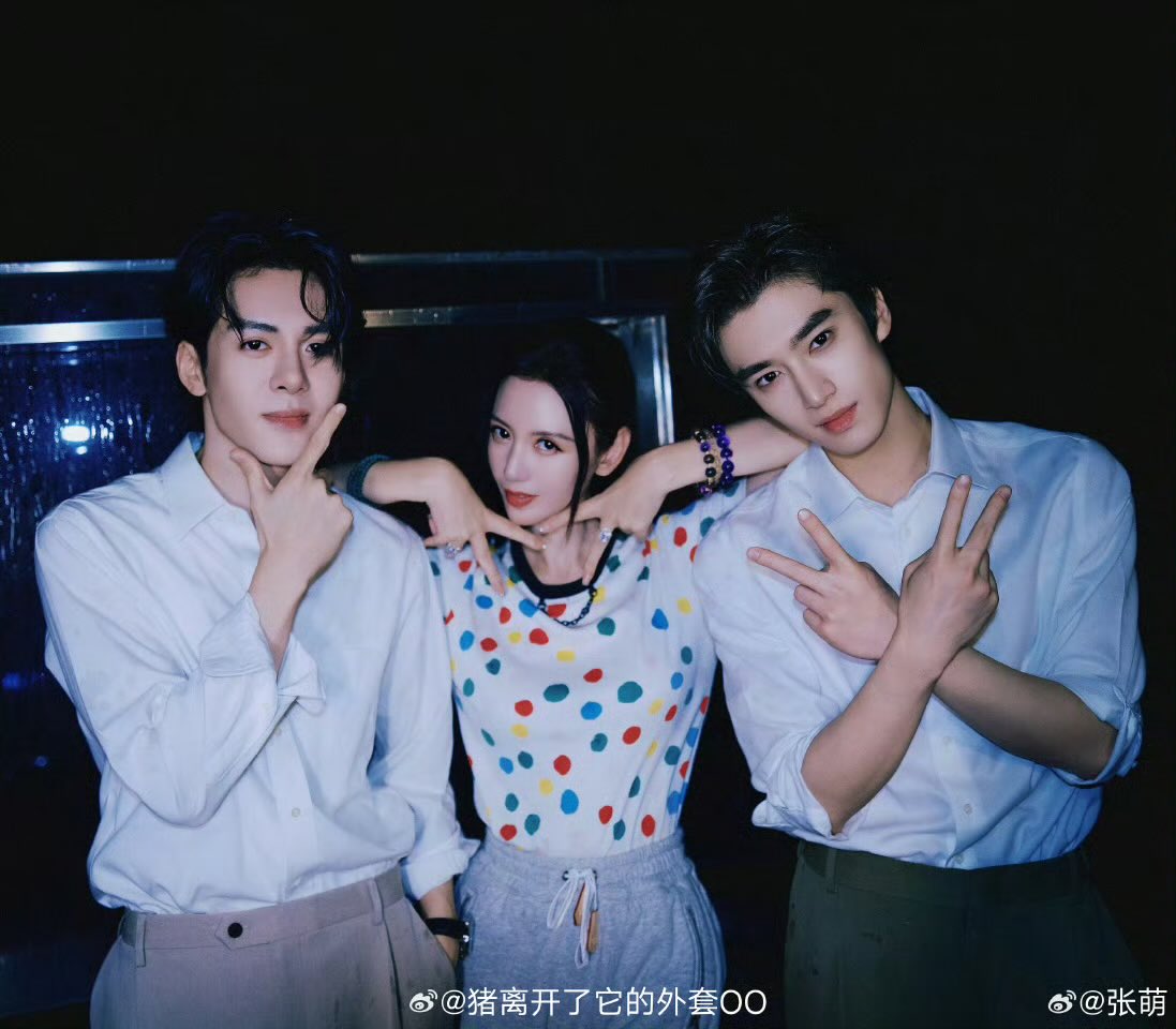 Allcbizmelons's tweet image. Youku’s Esport Drama “交换人生” Official Announcement
Starring: #ZengShunxi, #ZhangKangle
Producer: Youhug (Zhang Meng)
#CDrama