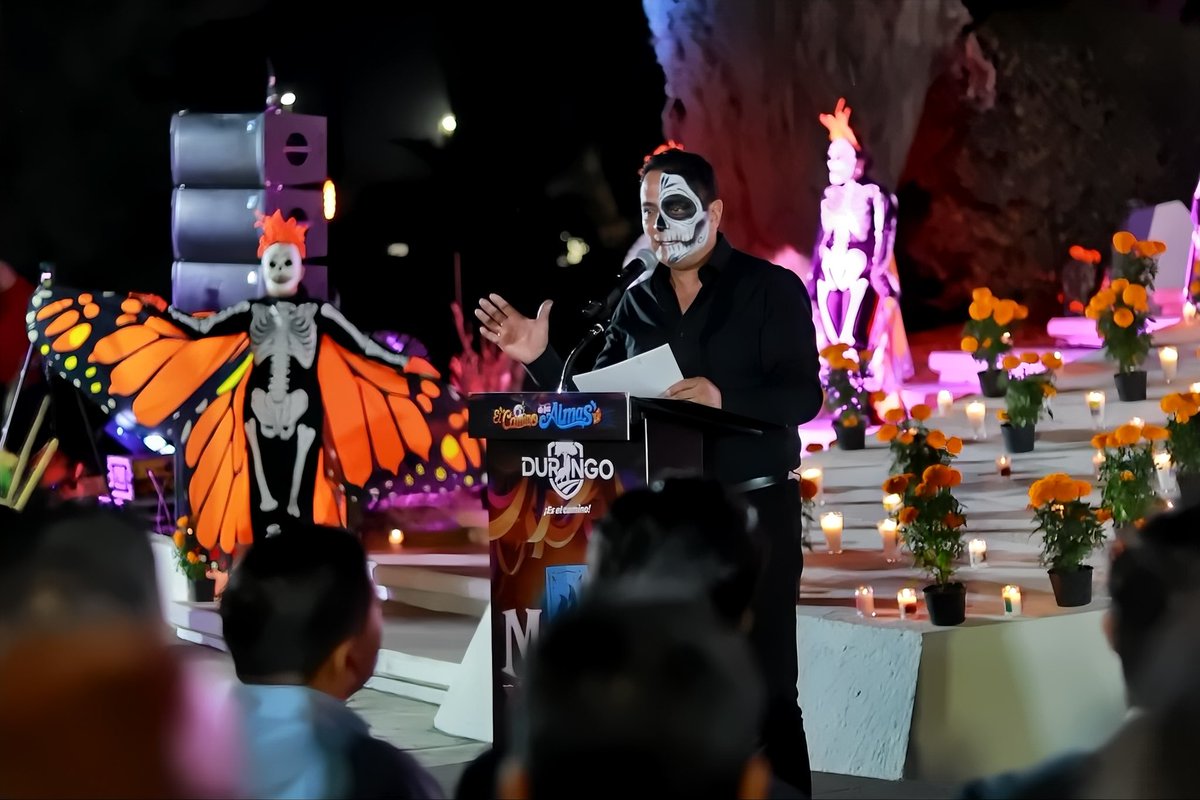 DMAF_Dgo's tweet image. 💀✨ Con la visión de nuestro presidente municipal @josejoseantonio, iniciamos #Muuki2025, una celebración que honra nuestras tradiciones y a quienes nos antecedieron.

Del 27 de octubre al 2 de noviembre, vivamos juntos #ElNorteMásMexicano. 🌼
#DurangoEsElCamino 🐺