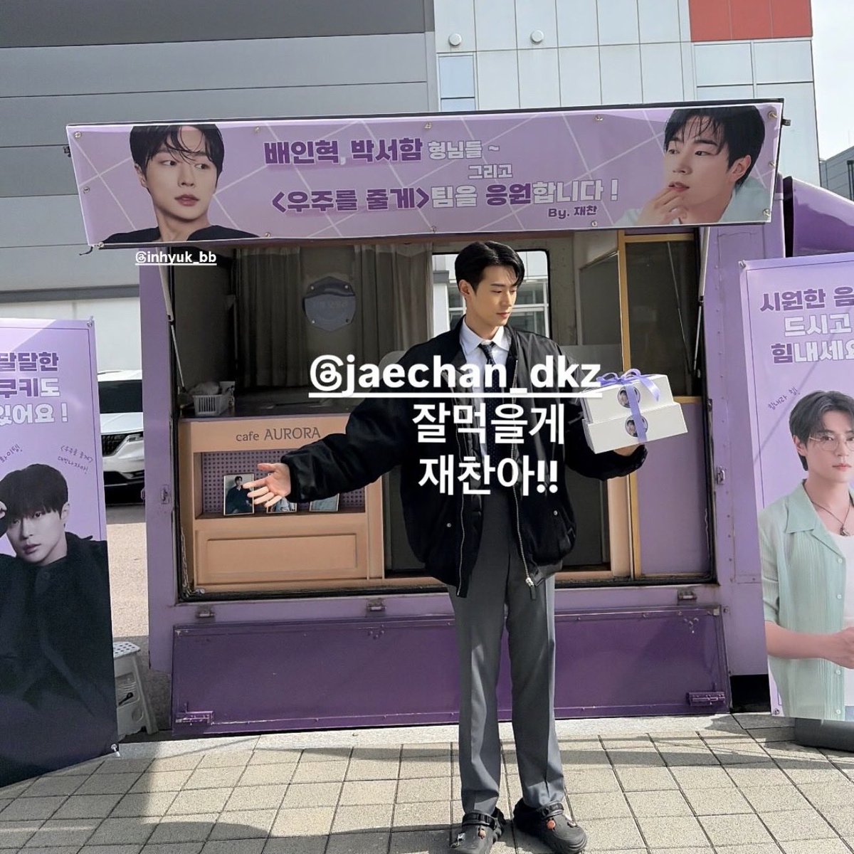 형 tweet media