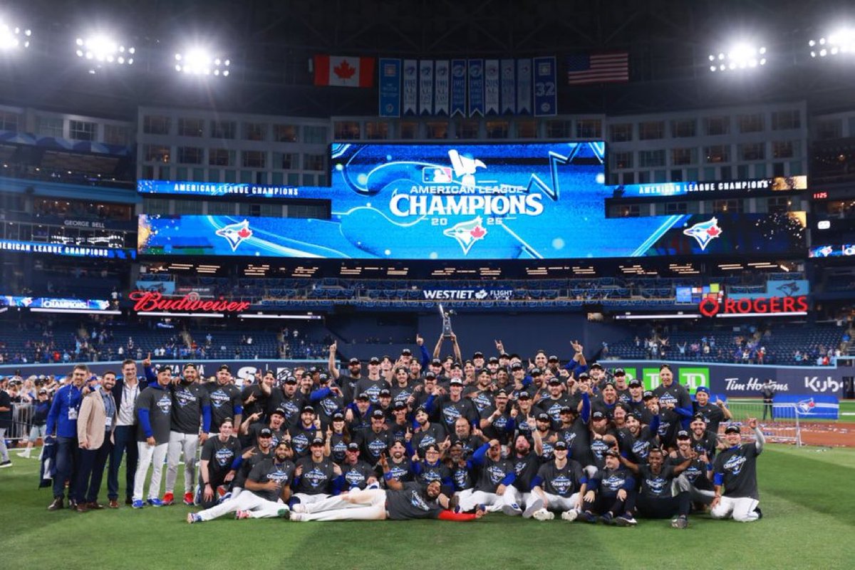 WorldLatinHoney's tweet image. Your 2025 American League champion Toronto Blue Jays 😤 #ALCS