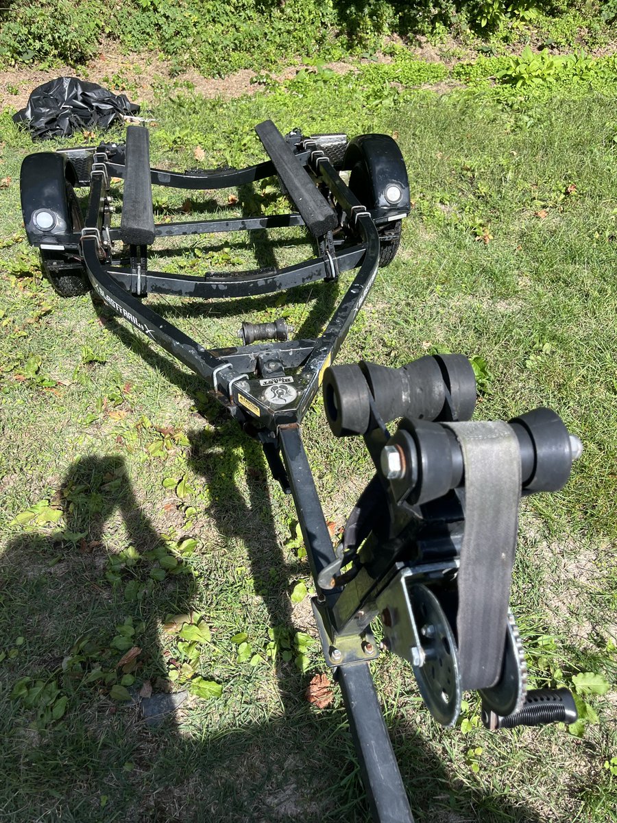 nojiriku0201's tweet photo. 売却予定のブラストトレイル トレーラー12ft用
普通トレーラー

クイントレックスなどのアルミボートのトレーラーにいかがでしょうか？

安くお譲りします。

カプラーと中の配線を2025年2月交換済み。

車検は2026年2月14日まで有効です。
書類ございます。

DMください。

#ボートトレーラー https://t.co/WDkN85Vt7C