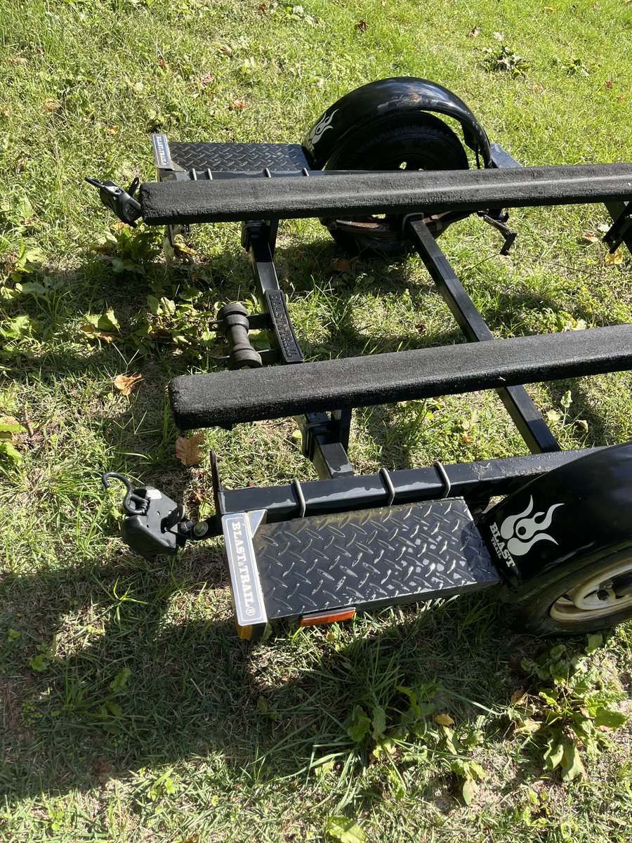 nojiriku0201's tweet photo. 売却予定のブラストトレイル トレーラー12ft用
普通トレーラー

クイントレックスなどのアルミボートのトレーラーにいかがでしょうか？

安くお譲りします。

カプラーと中の配線を2025年2月交換済み。

車検は2026年2月14日まで有効です。
書類ございます。

DMください。

#ボートトレーラー https://t.co/WDkN85Vt7C