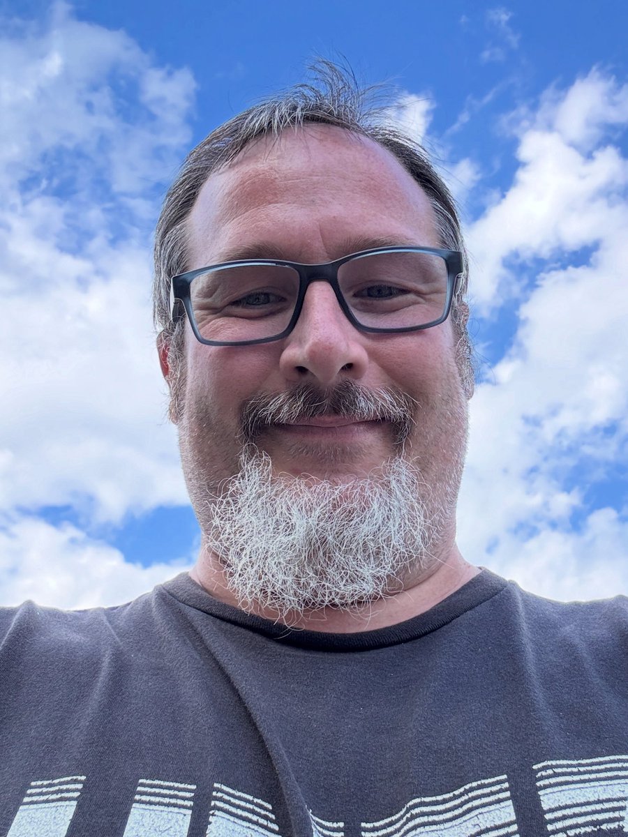 DarkGizi's tweet image. GuMo liebe Com! Gleich geht es los nach Dresden! Was muss ich mir unbedingt anschauen?! Brauche ein paar Tipps! #spontan #reise #dresden #fototour #entspannung