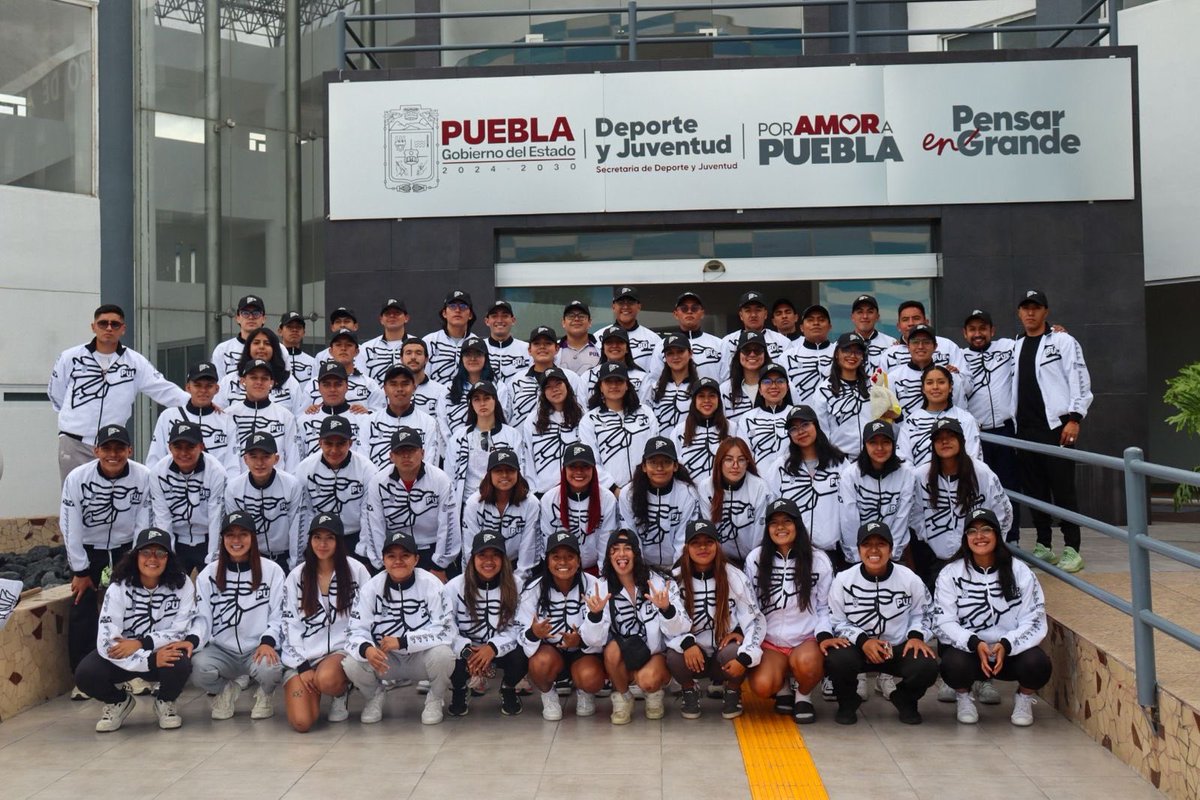 Este lunes, se realizó la entrega de uniformes y la salida oficial de la Delegación Poblana, conformada por 66 deportistas y 8 entrenadores. 🇲🇽✨

Gracias al <a href="/Gob_Puebla/">Gobierno de Puebla</a> por impulsar el deporte y a nuestros atletas. 

#PorAmorAPuebla #PensarEnGrande