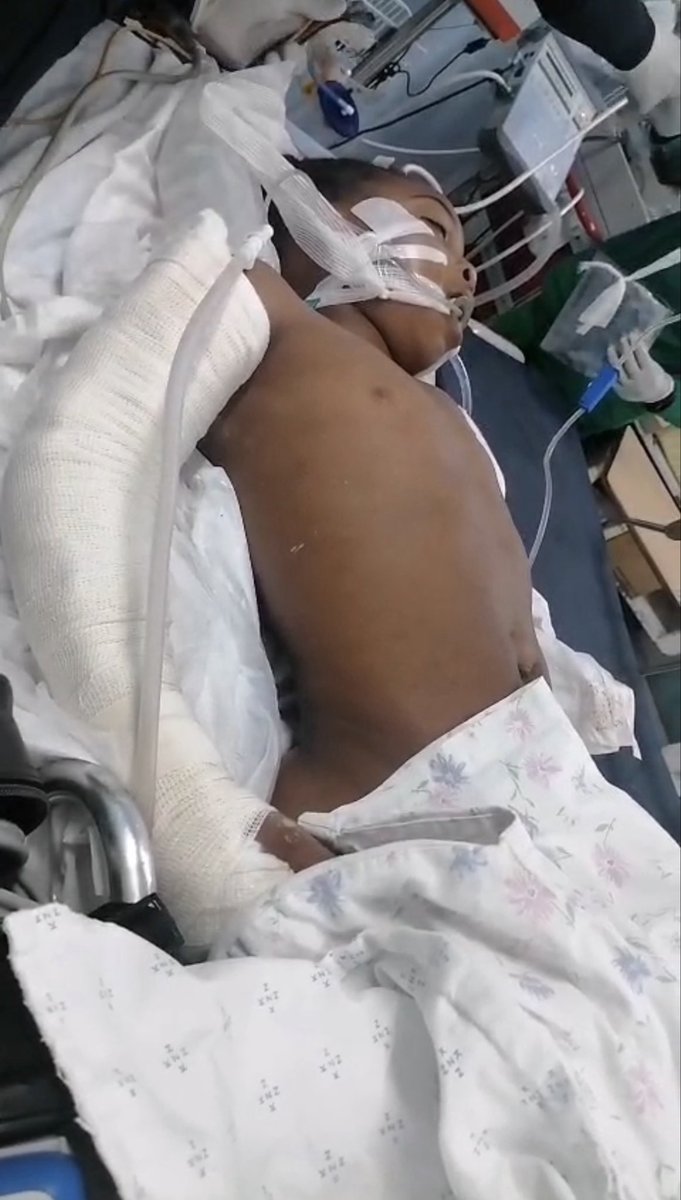 KhayaKDee's tweet image. I need Justice for my Children💔💔

My twin kids who are 8years old were involved in accident, they fell off into a lift shaft from 4th floor to the basement, the fault lift doors were not locked, my son died, my daughter survived.

Homii Flat management does not care at all!