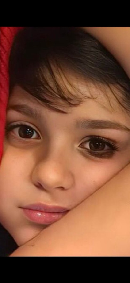 Ben Ahmet’i görmedim, kokusunu bilmedim, saçını okşamadım…
Ama yüreğimde sanki yıllardır büyüttüğüm bir çocukmuş gibi taşıyorum onu.
Çünkü haksızlığa uğrayan her çocuk, insanın evlâdıdır.

#SokaktaKatilİstemiyoruz .