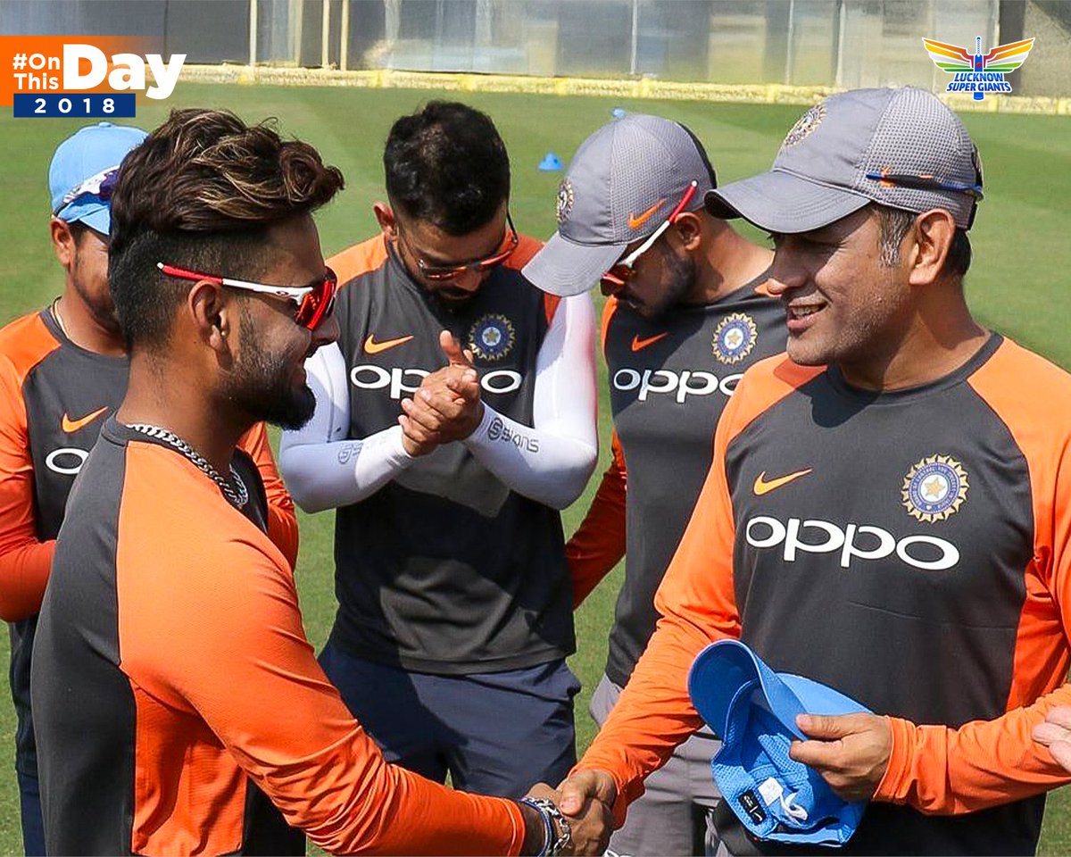 His moment, his debut cap, from his hero 💙🇮🇳