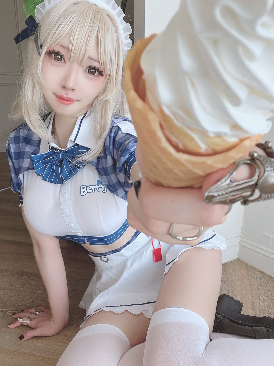 先生、アイス食べる？
#NIKKE
#NIKKEcosplay 
#ティア