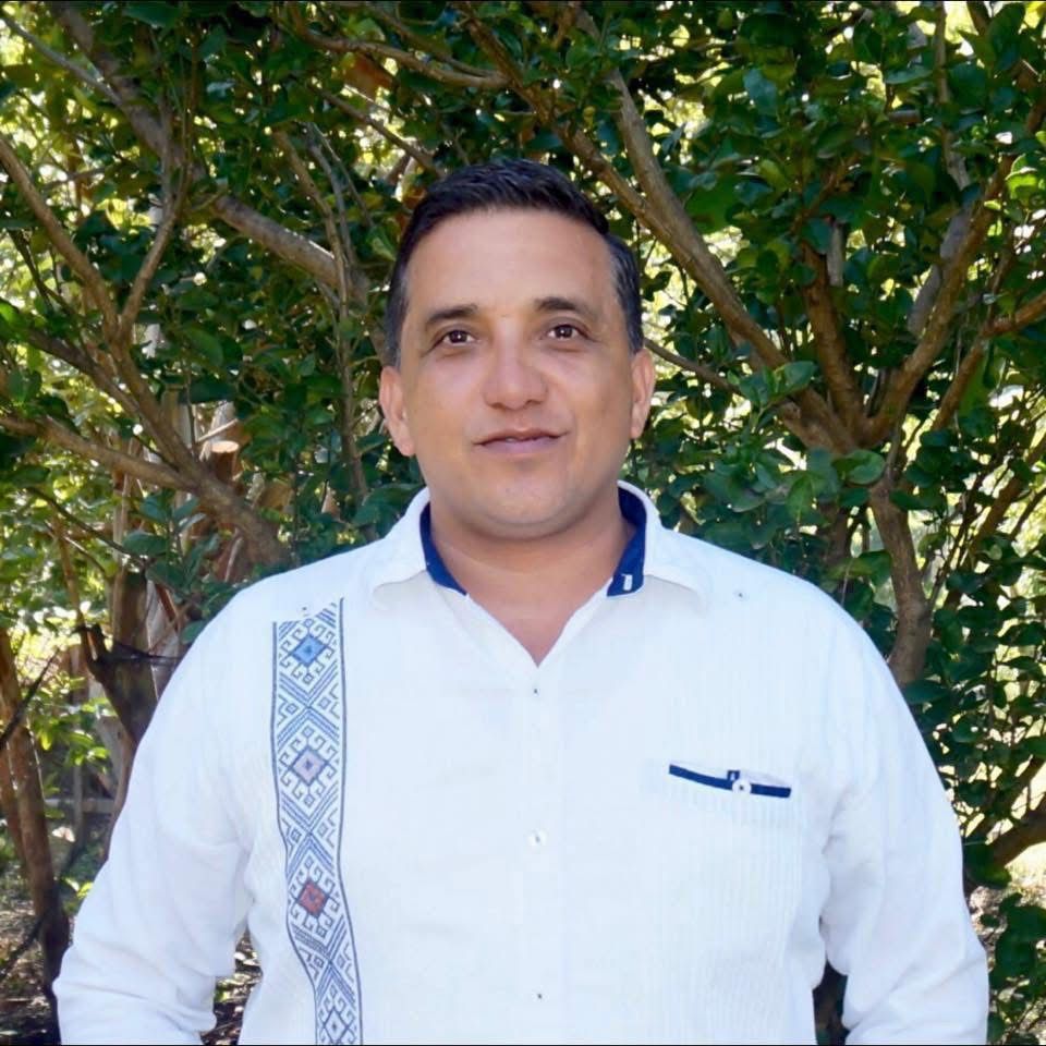 UniversalHgo's tweet image. #AlMomento Esta noche murió el presidente municipal de Pisaflores, Miguel Bahena, tras un ataque ocurrido afuera de su domicilio en la comunidad de La Estancia.
De acuerdo con reportes preliminares, autoridades de seguridad municipal y estatal acudieron al lugar y mantienen…