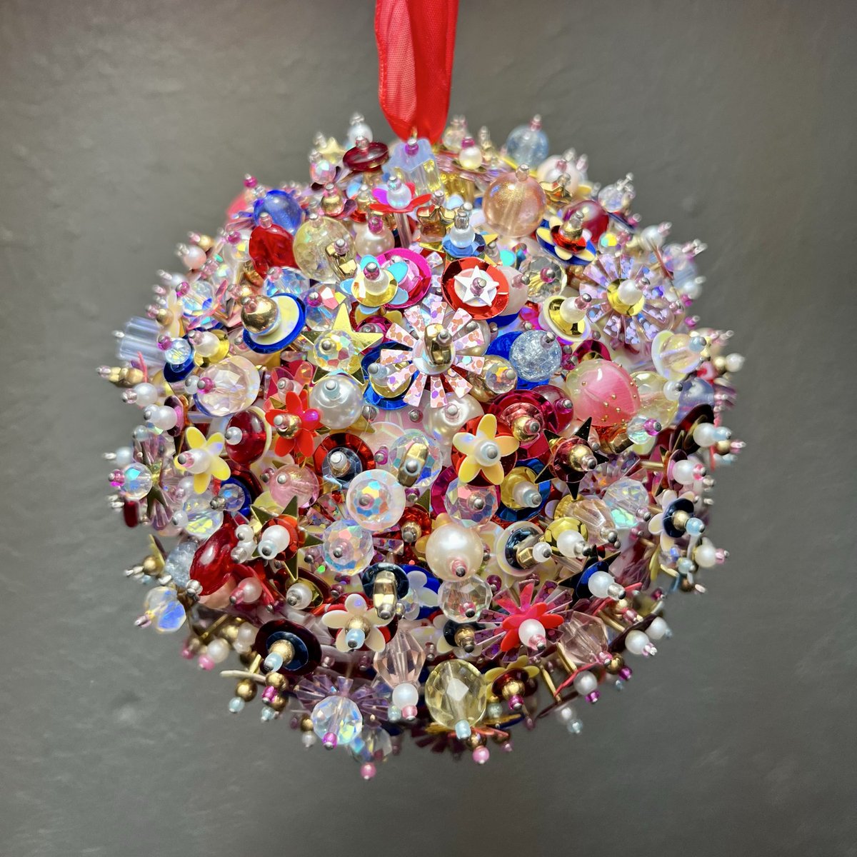 freshstaticjo's tweet photo. hi i make beaded ornaments inspired by my favorite things here’s some of my faves https://t.co/JKrtLrm1S3