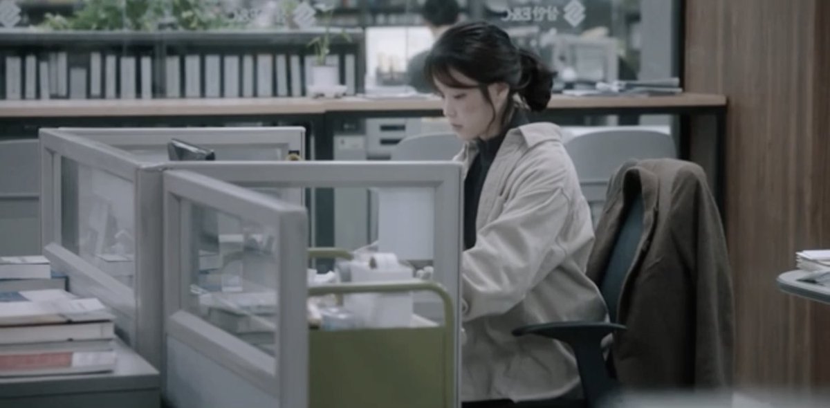 할머니 뵈고 오면 더 말랐단 그 말 좀 그만 보고 싶다. 더 먹이지 못하고, 더 먹지 못하는 날들만 늘어간다는 것을 다 알고 있으면서. 서로에게 서로가, 늘.